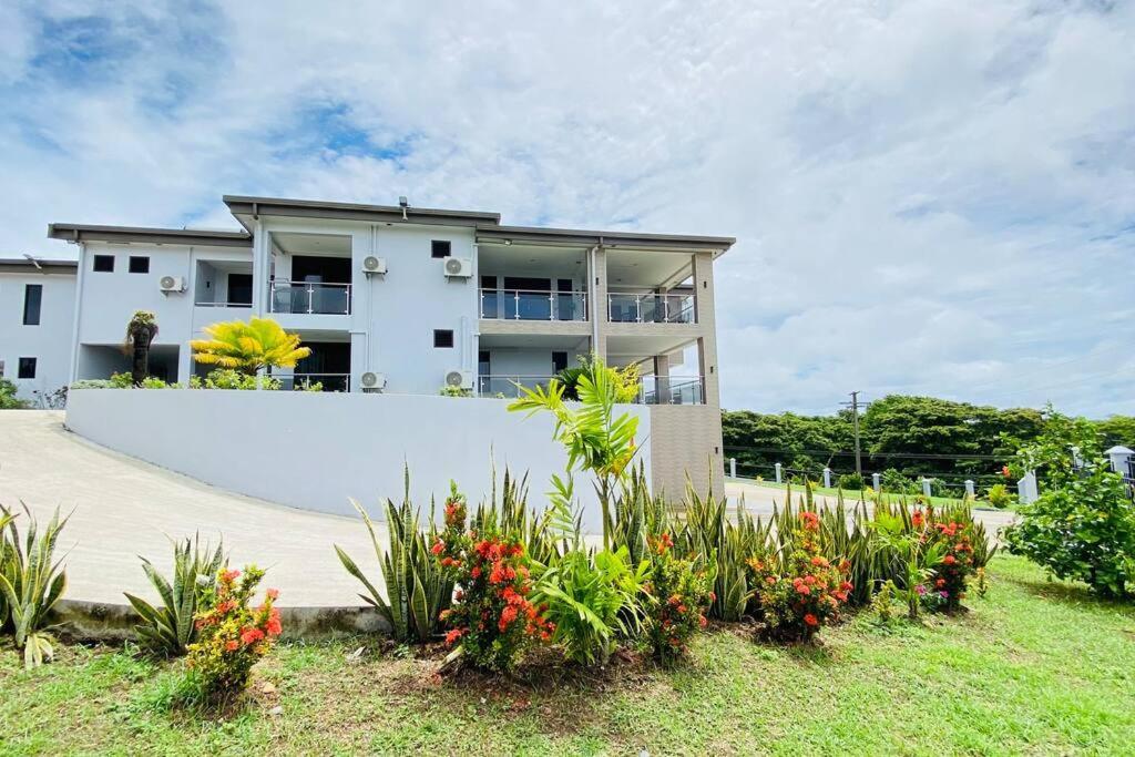 Lovely 4-Bedroom Holiday Home With Free Parking. 라우토카 외부 사진